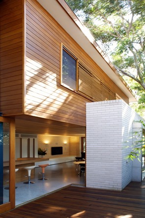La Casa Queens Park / Fox Johnston fachada-de-casa-madera