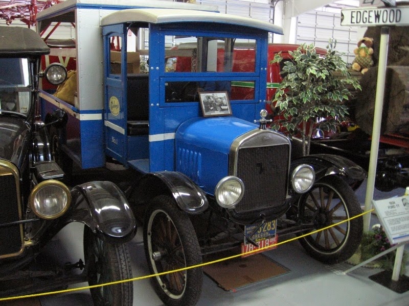 [IMG_5040-1924-Ford-Model-TT-Delivery.jpg]