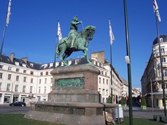 2011.10.16-001 statue de Jeaane d'Arc