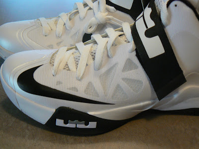 3 x Nike Zoom Soldier VI Sample: Blue, Red and White. | NIKE  display picture 1