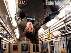 Amazing-Spider-Man-Andrew-Garfield-Wall-Crawling-on-Train-400x300