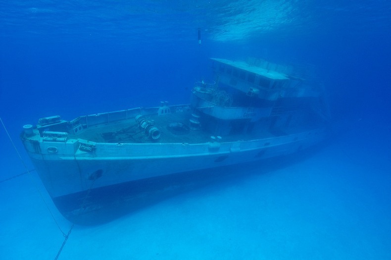 cayman-island-shipwreck-11