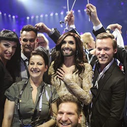 She's The One (photo : eurovision.tv) TH00034.jpg