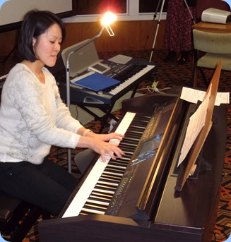 Honorary Member, Kuniko Nakatani (from Kyoto, Japan), playing the Clavinova. Kuniko is in NZ to improve her English. Kuniko is a music teacher back in Japan and her superb touch demonstrated her fine musicianship. Kuniko will be in Auckland until November 2013