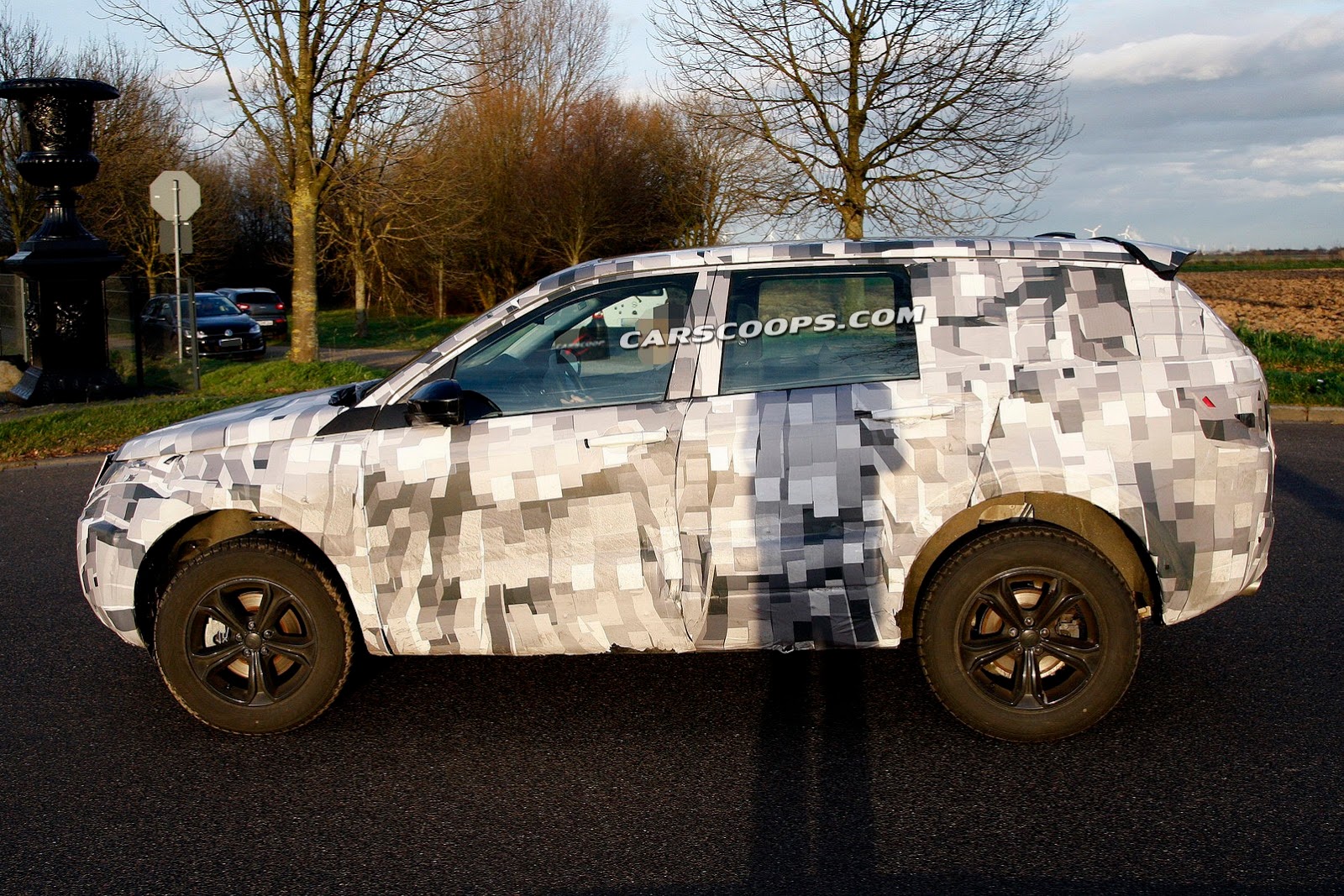 [New-LR-Freelander-4%255B4%255D.jpg]