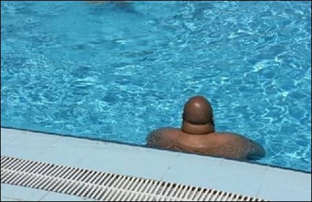 Strangest-Necks-13 Strangest-Necks-13