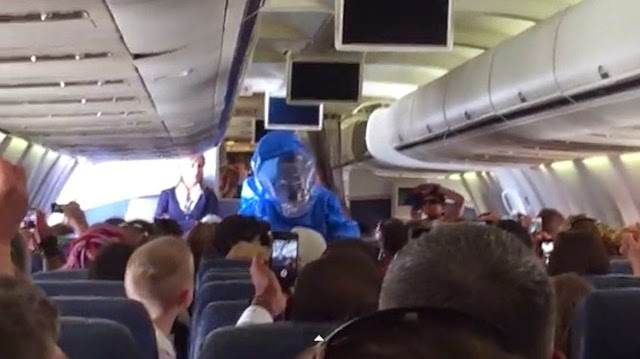 Un pasajero bromeó sobre el Ébola en pleno vuelo y esto fue lo que sucedió