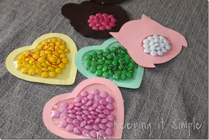 Valentine's-Day-M&M-Candy-Pouches #freeprintable (5)