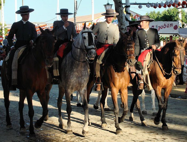 Paseo de caballos. sabado de Feria de Abril, 2009. Sevilla