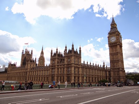 4. Big Ben si Palatul Parlamentului (1).JPG