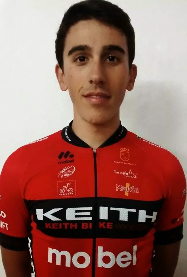 Equipo ciclista Ofertbikes.esMetal Lube Javi Valero firma en