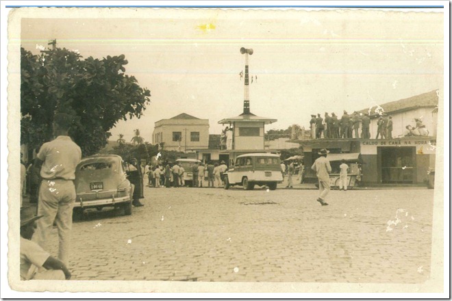 Centro da cidade com destaque para os altofalantes da Rádio Cultura dos Palmares, que na época funcionava na Rua Cel. Izácio