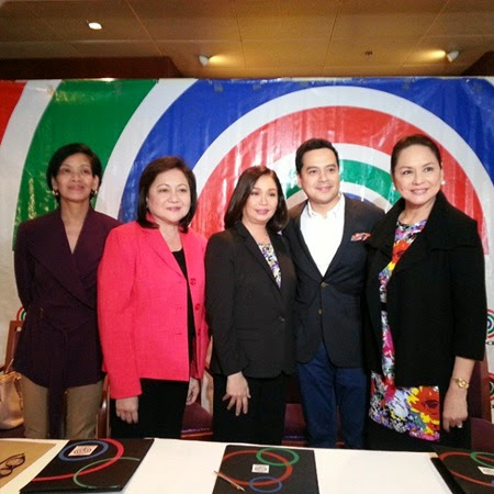 John Lloyd Cruz with ABS-CBN executives