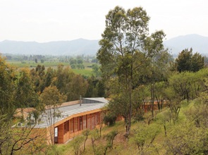 casa-de-madera-en-el-cerro-de-chile casa-de-madera-en-el-cerro-de-chile