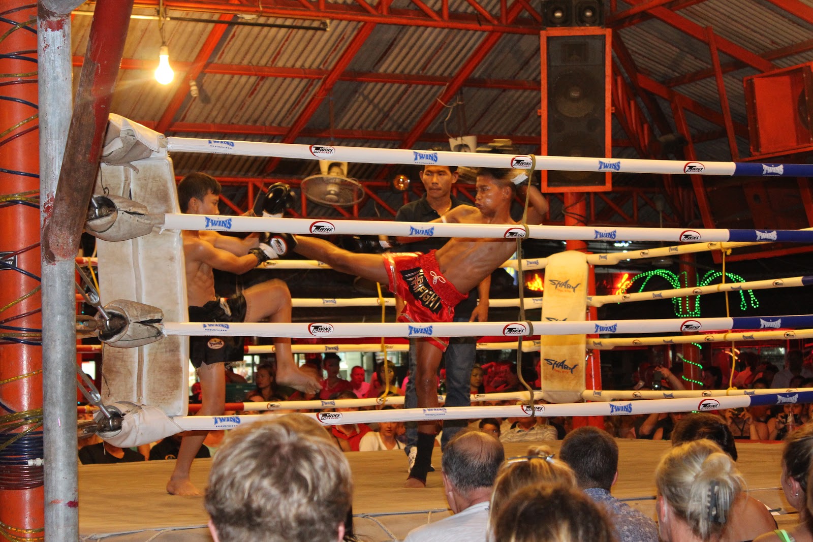 Doezel goes Thailand 13713 Thai boxing