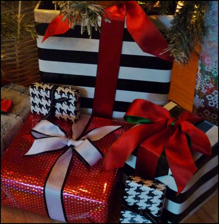 gifts wrapped 003 (784x800)
