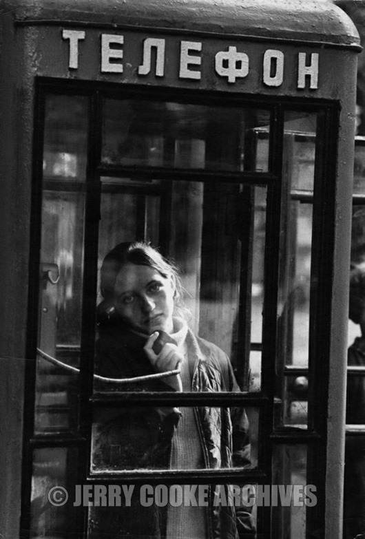 moscow-young-girl-on-public-telephone-russia-1960s
