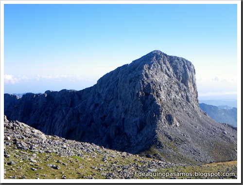 Jito Escarandi - Jierru 2424m - Lechugales 2444m - Grajal de Arriba y de Abajo (Picos de Europa) 0053