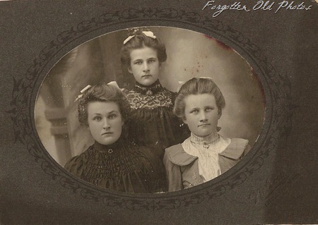 Three Girls maybe sisters Little Falls Minn DL Antiques