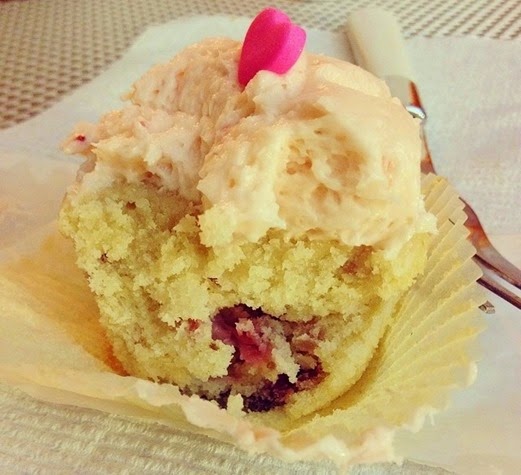 [georgetown-cupcake---strawberry-cupc%255B1%255D.jpg]