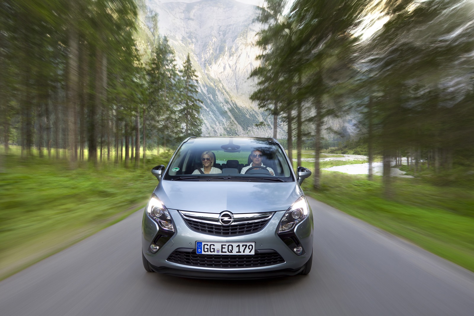 [Opel-Zafira-Tourer-2%255B3%255D.jpg]