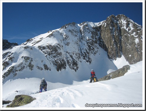 Intento al Corredor Nefropatia 200m D  90º (Pico Piedrafita 2965m, Pirineos) (Fede) 0036