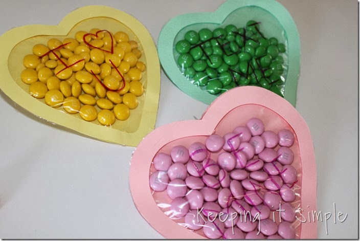 Valentine's-Day-M&M-Candy-Pouches #freeprintable (10)