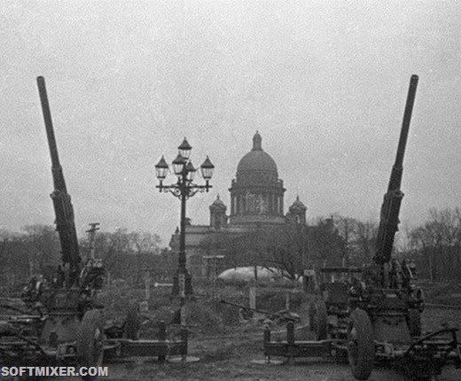 [RIAN_archive_5634_Antiaircrafters_guarding_the_sky_of_Leningrad_thumb%255B6%255D%255B5%255D.jpg]