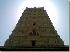 दक्षिण भारतीय शैली में मंदिर