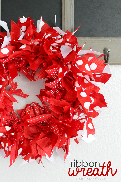 Ribbon-Wreath-with-Offray.com-at-Gin[2]