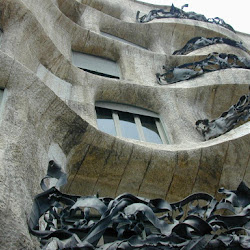 26.- Gaudí. Casa Milá