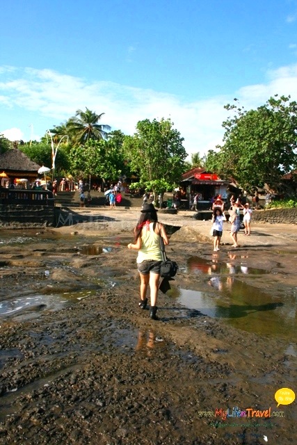 [Pura-Tanah-Lot-temple-0824.jpg]