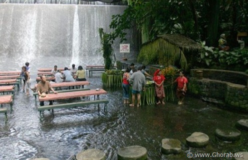 Waterfalls-Restaurant-in-Villa-Escudero-008
