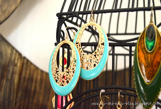 hang earrings on a birdcage