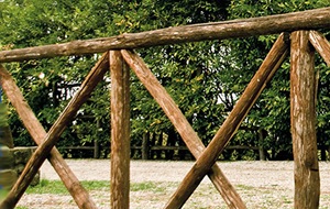 Staccionata recinzione romana a legni incrociati