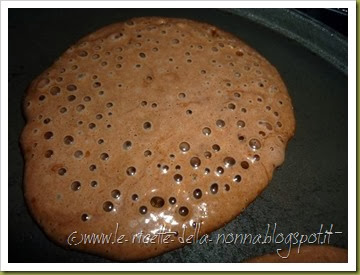 Mini pancakes vegan al cacao con gelatina di ribes e bacche di goji (3)