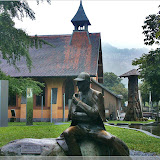 Skulptur vor dem Museum