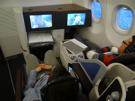 03. Qatar Airways business class.JPG