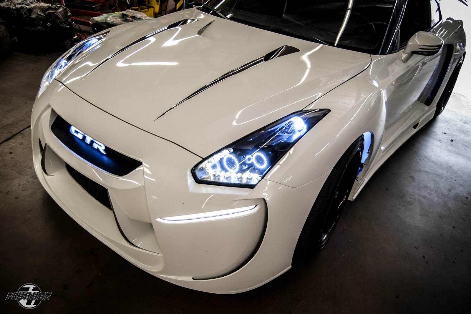 [Radzilla-Nissan-GT-R-11%255B2%255D.jpg]