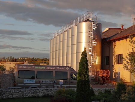 Drumul vinului -Basarabia: Fabrica Chateau Vartely Orhei