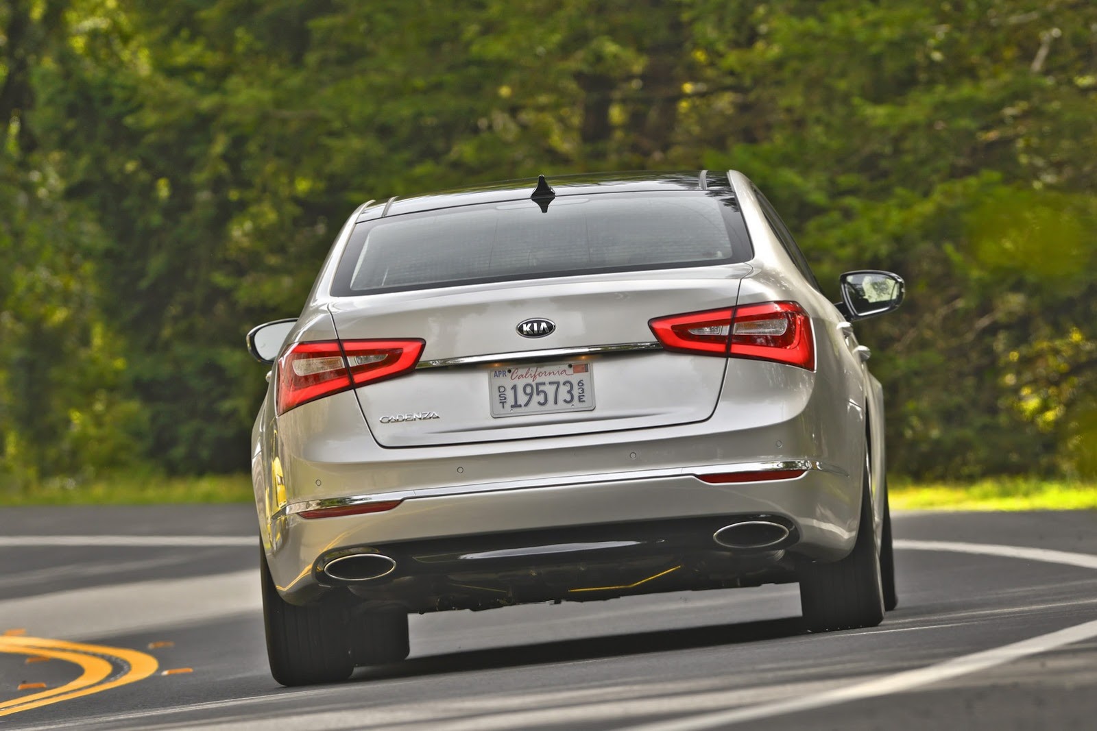 [2014-Kia-Cadenza-15%255B2%255D.jpg]