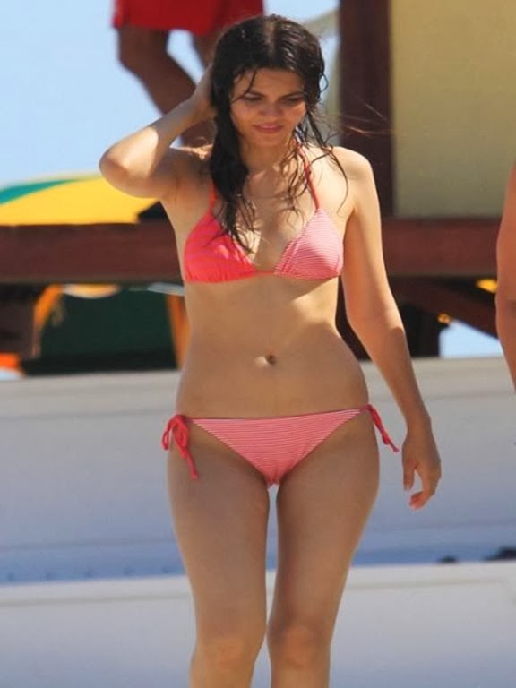 [victoria-justice-hot_krazzystudios-7%255B1%255D.jpg]