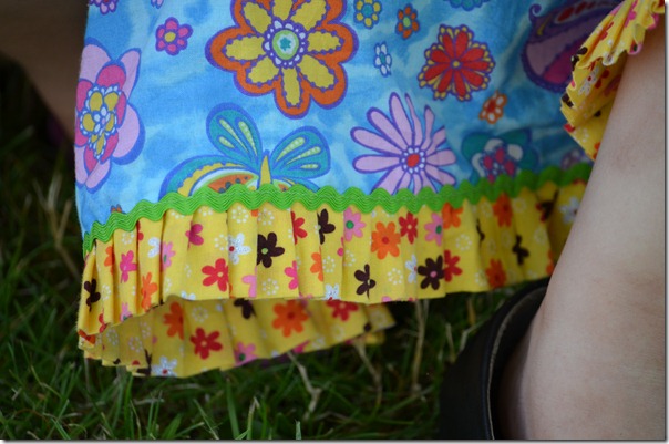 skirt detail, doll bed, front flowers 077