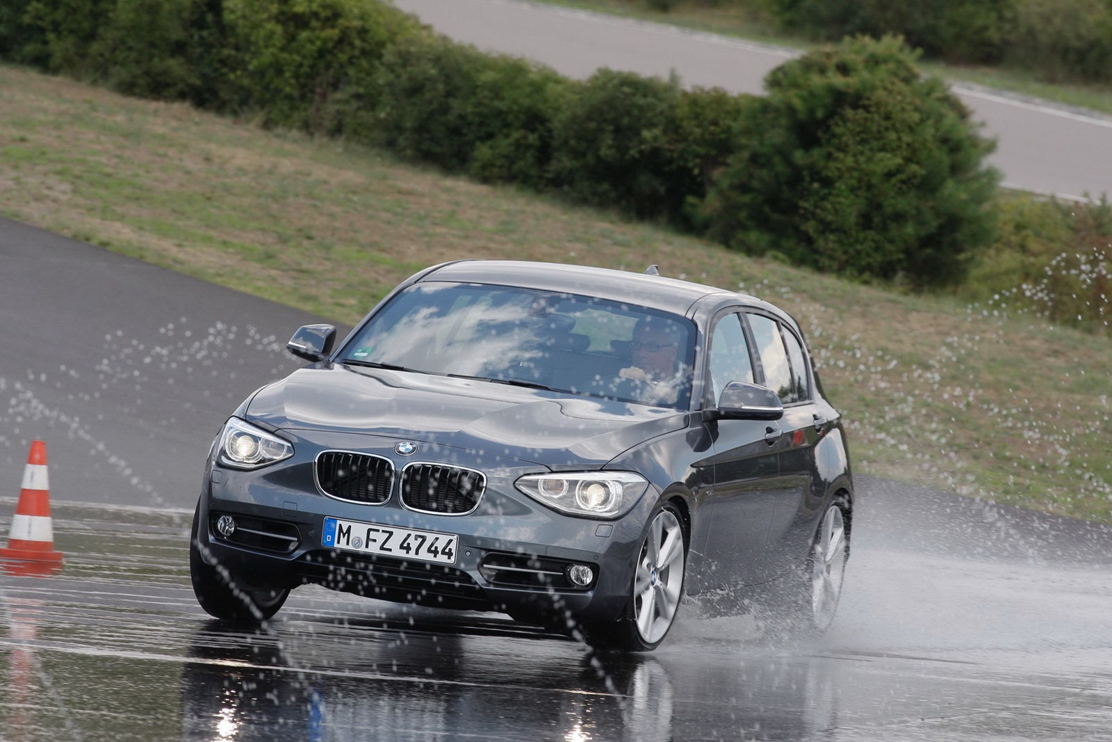 [BMW-1-Series-AWD-19%255B2%255D.jpg]