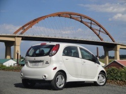 [2012-Mitsubishi-iMiev-electric-car.1%255B3%255D.jpg]