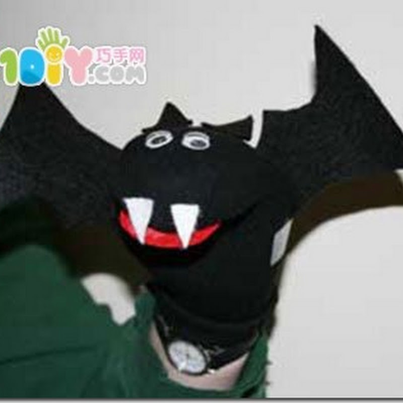 manualidades murciélago hecho con un calcetín negro