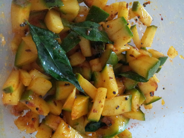 Instant Mango Pickle: Kerala Style 