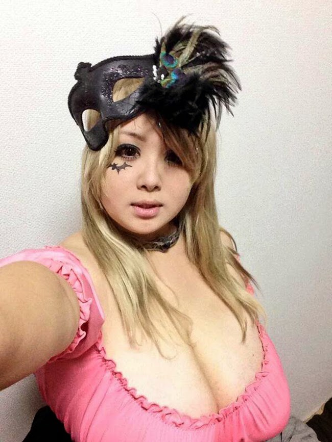 Hoshima Mika Nude
