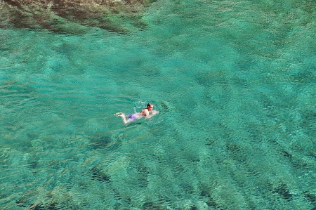 02. Mare verde la Zakynthos.JPG