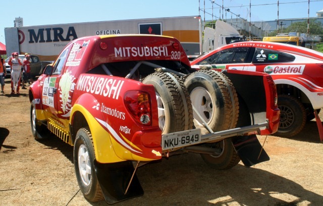 [MIT%2520L200%2520TRITON%2520SR%2520001_640x408%255B2%255D.jpg]